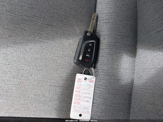 2019 TOYOTA CAMRY LE 11