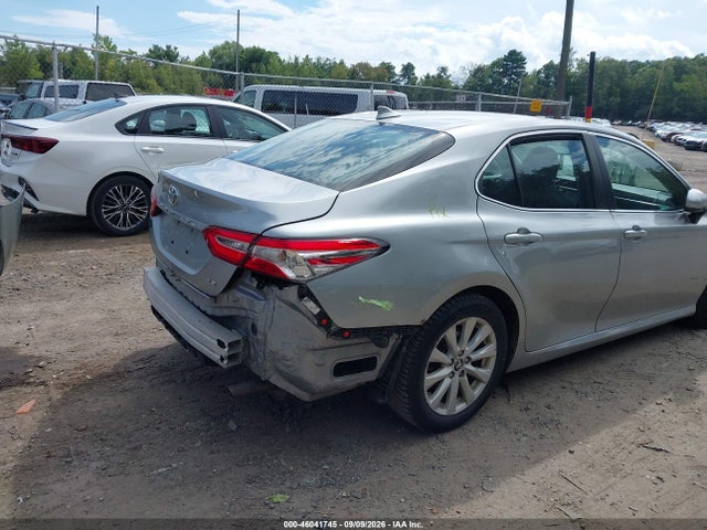 2019 TOYOTA CAMRY LE 4