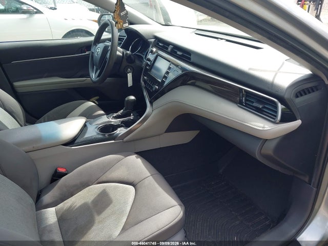 2019 TOYOTA CAMRY LE 5