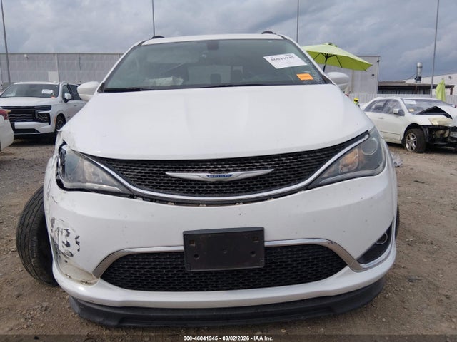 2019 CHRYSLER PACIFICA TOURING L 12