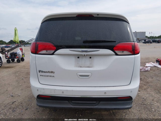 2019 CHRYSLER PACIFICA TOURING L 16