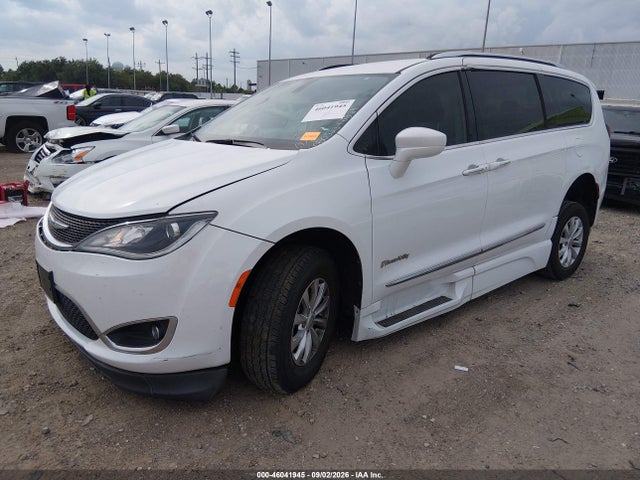 2019 CHRYSLER PACIFICA TOURING L 2