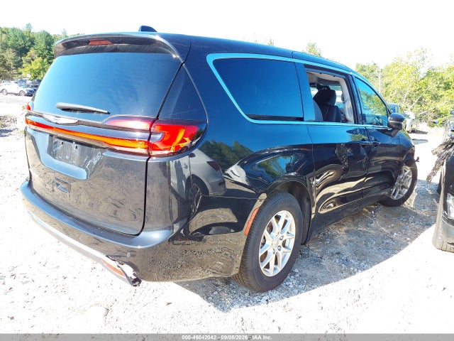 2023 CHRYSLER PACIFICA TOURING L 4