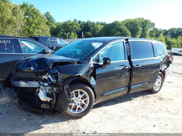 2023 CHRYSLER PACIFICA TOURING L 6