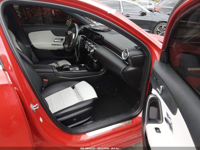 2019 MERCEDES-BENZ A 220 5