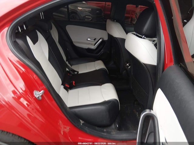 2019 MERCEDES-BENZ A 220 8