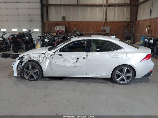 2018 LEXUS IS 300 14