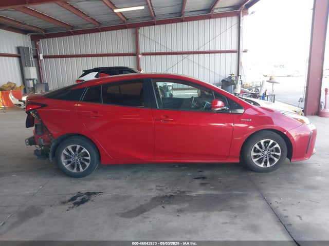 2019 TOYOTA PRIUS XLE 13