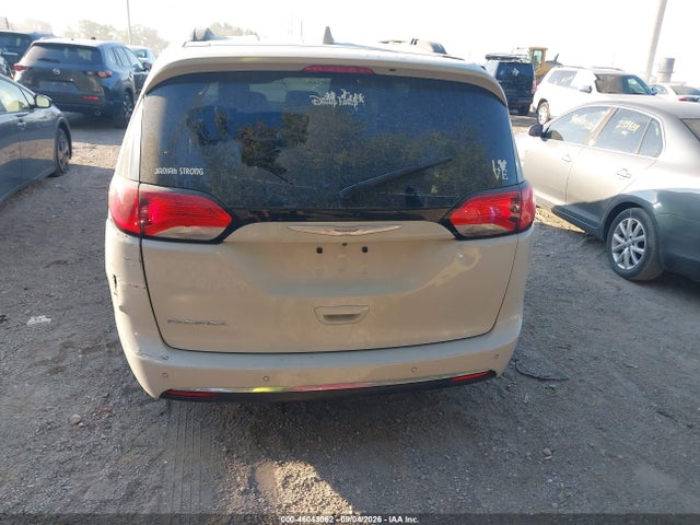 2017 CHRYSLER PACIFICA TOURING-L 16