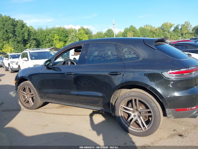 2019 PORSCHE MACAN 14