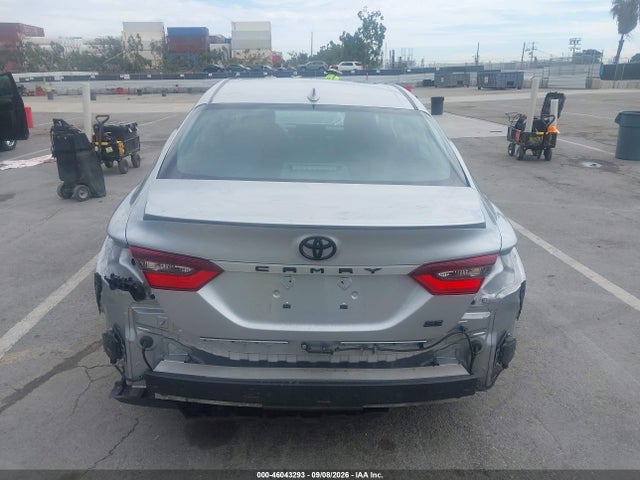 2022 TOYOTA CAMRY SE 17