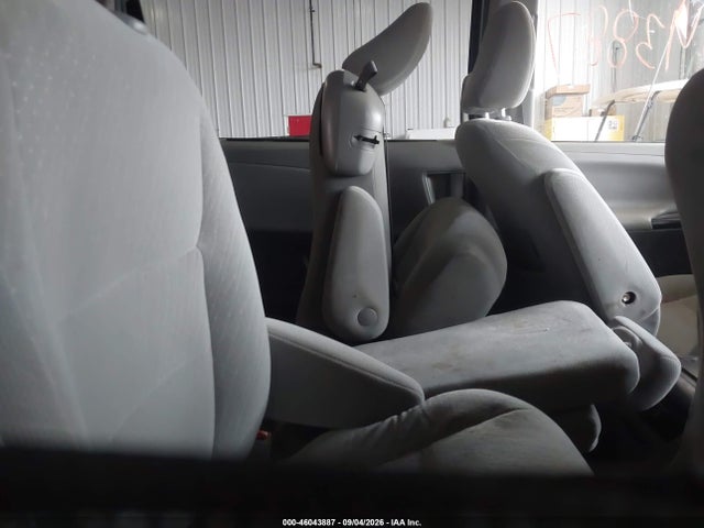 2018 TOYOTA SIENNA LE 8 PASSENGER 8