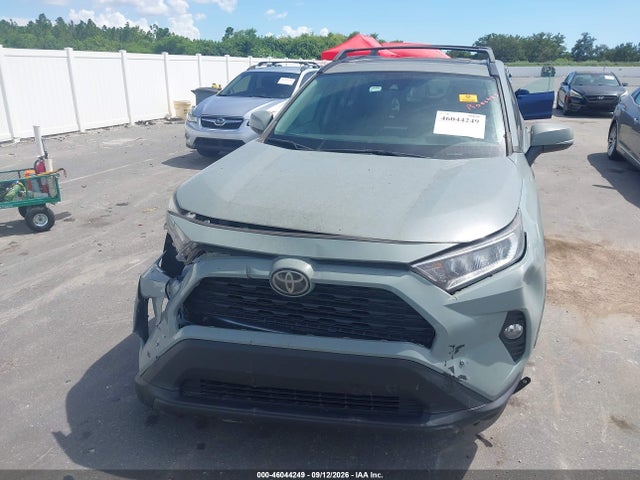 2019 TOYOTA RAV4 XLE 14