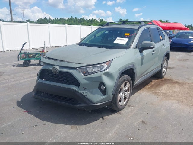 2019 TOYOTA RAV4 XLE 2