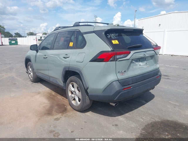 2019 TOYOTA RAV4 XLE 3