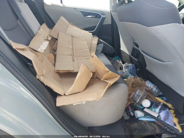 2019 TOYOTA RAV4 XLE 8