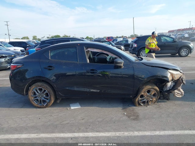 2019 TOYOTA YARIS LE 14