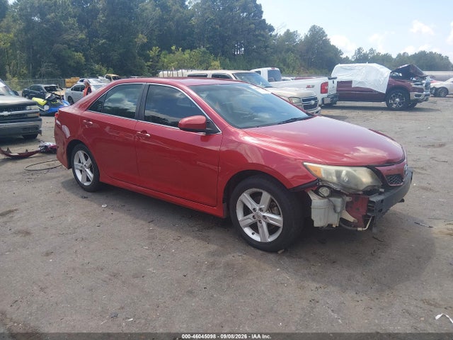 2014 TOYOTA CAMRY SE