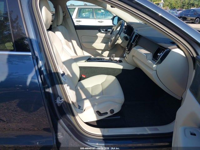 2023 VOLVO XC60 RECHARGE PLUG-IN HYBRID T8 PLUS BRIGHT THEME 5