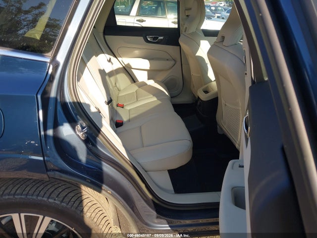 2023 VOLVO XC60 RECHARGE PLUG-IN HYBRID T8 PLUS BRIGHT THEME 8