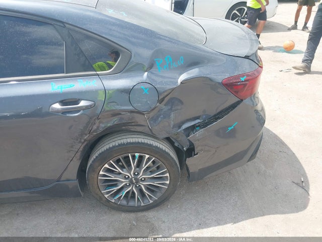 2022 KIA FORTE GT-LINE 6