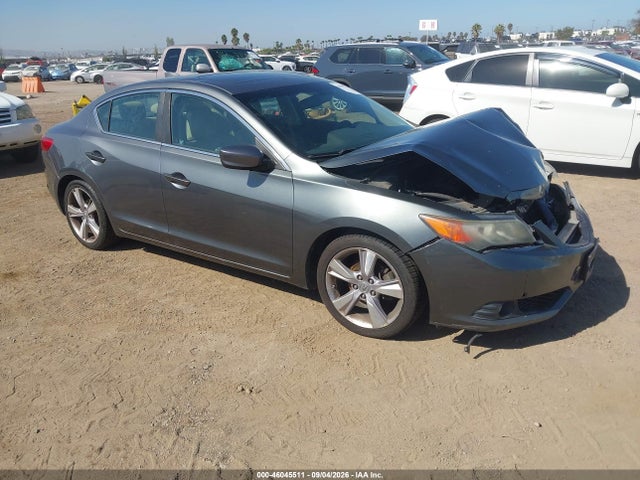 2013 Acura ILX 2.0L 照片 1