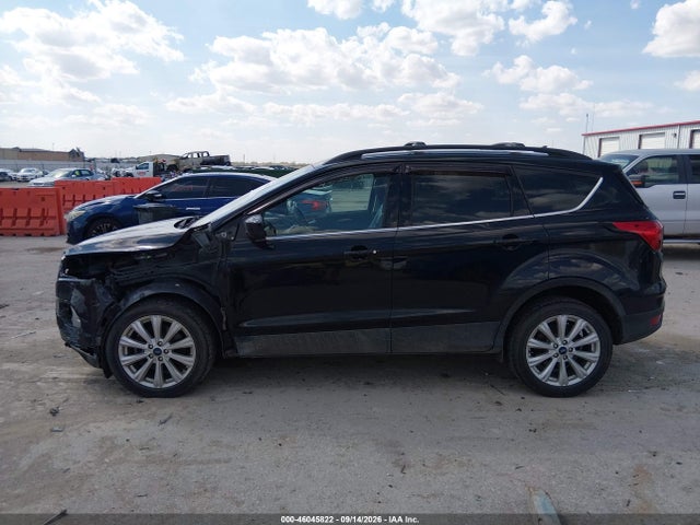 2019 FORD ESCAPE SEL 14