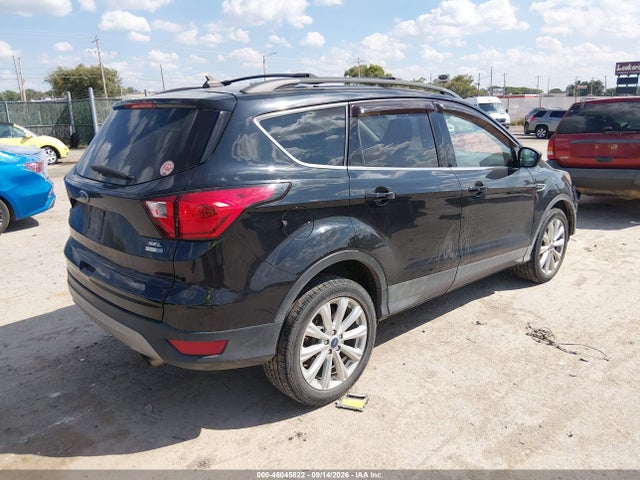 2019 FORD ESCAPE SEL 4