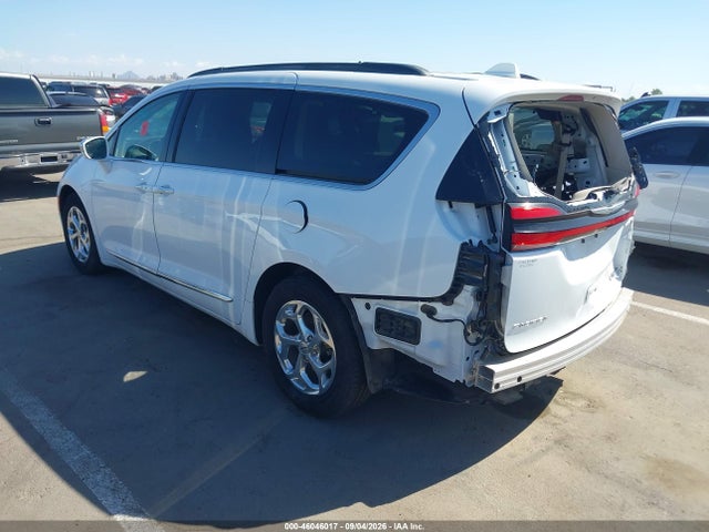 2022 CHRYSLER PACIFICA LIMITED 3