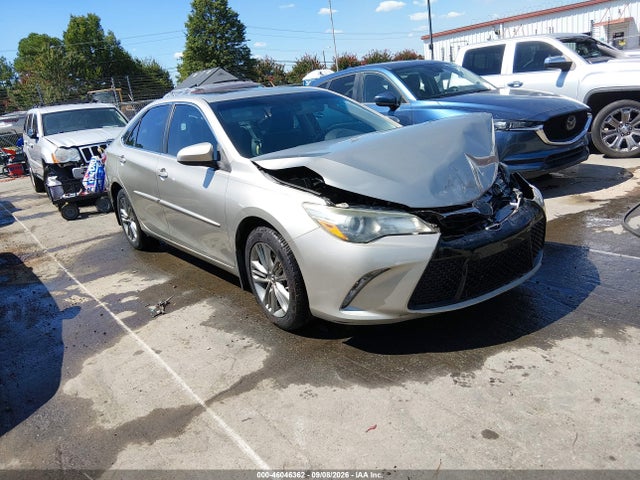 2016 TOYOTA CAMRY SE
