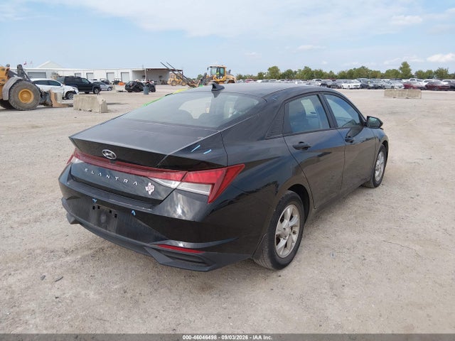 2023 HYUNDAI ELANTRA SE 4