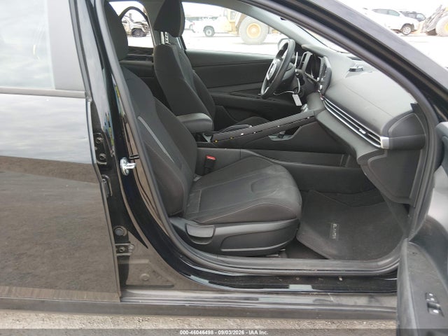 2023 HYUNDAI ELANTRA SE 5