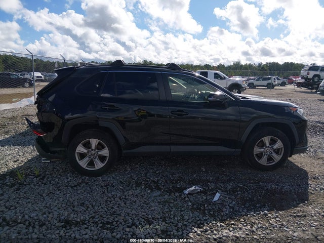 2021 TOYOTA RAV4 XLE 13