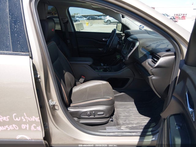 2022 GMC ACADIA AWD AT4 5