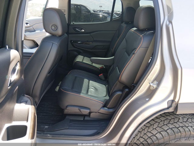 2022 GMC ACADIA AWD AT4 8
