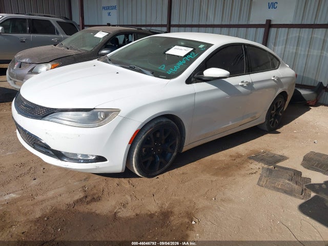 2015 Chrysler 200 C — фото 2