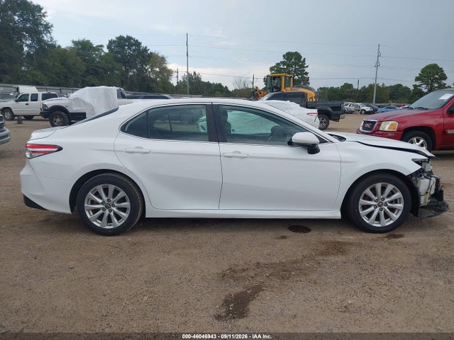 2019 TOYOTA CAMRY LE 14
