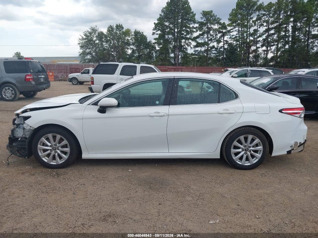 2019 TOYOTA CAMRY LE 15
