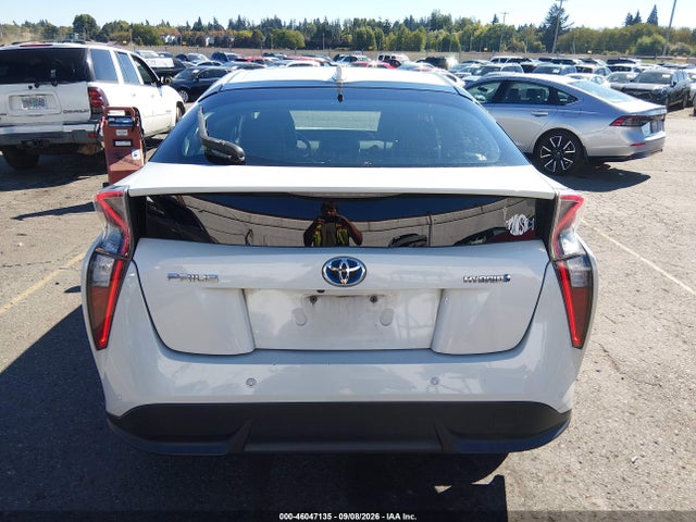 2017 TOYOTA PRIUS THREE TOURING 16