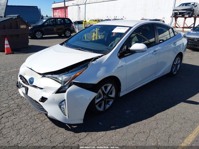 2017 TOYOTA PRIUS THREE TOURING 2
