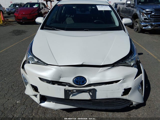 2017 TOYOTA PRIUS THREE TOURING 6