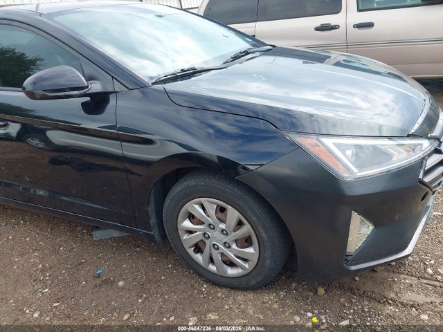 2019 HYUNDAI ELANTRA SE 13