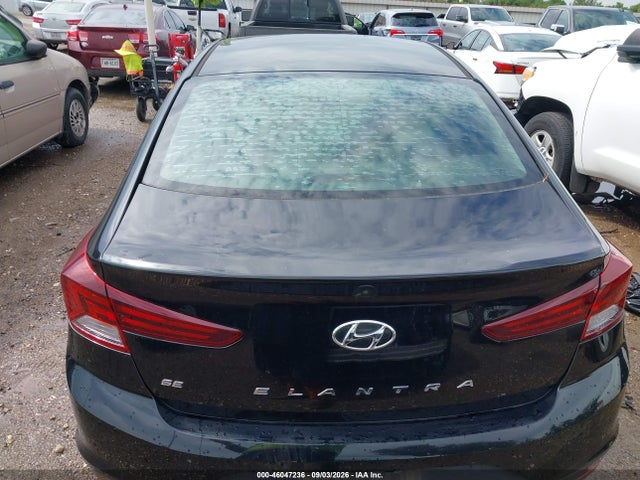 2019 HYUNDAI ELANTRA SE 16