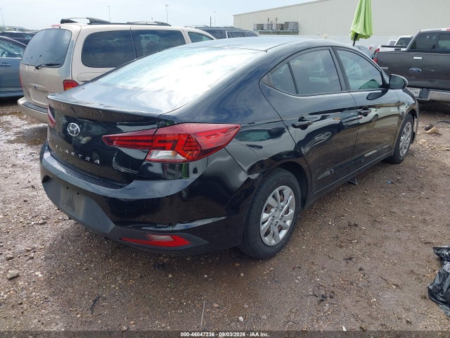 2019 HYUNDAI ELANTRA SE 4