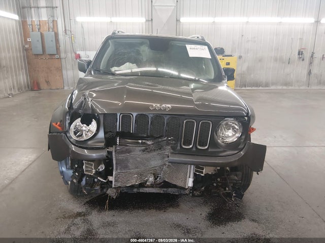 2018 JEEP RENEGADE LATITUDE 4X4 13