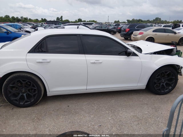 2019 CHRYSLER 300 TOURING 13