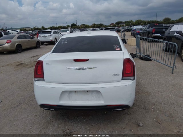 2019 CHRYSLER 300 TOURING 16