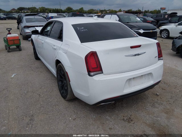 2019 CHRYSLER 300 TOURING 3