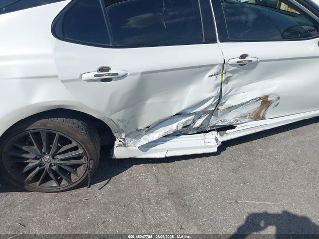 2022 TOYOTA CAMRY XSE HYBRID 6