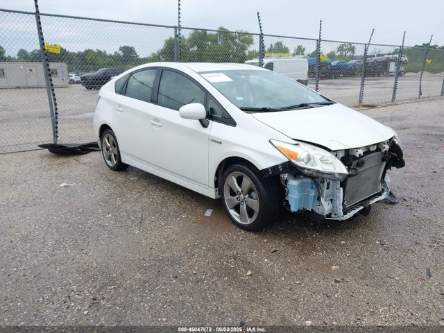 2013 TOYOTA PRIUS THREE SE